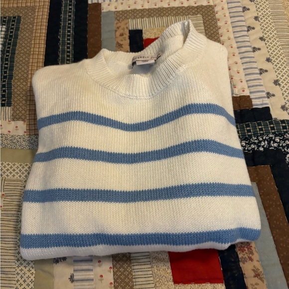 Sweater - Picture 2 of 5